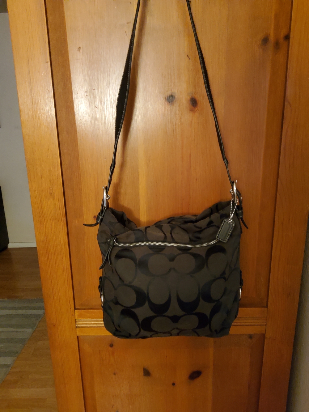 Coach Black Signature C Carly Shoulder Bag HOBO F15067 VGUC ~ EUC 1 Flaw